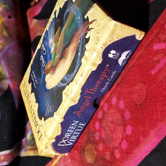 Doreen Virtue Angel Therapy Oracle Cards in Original Box 2008 Like New - Picture 8 of 9